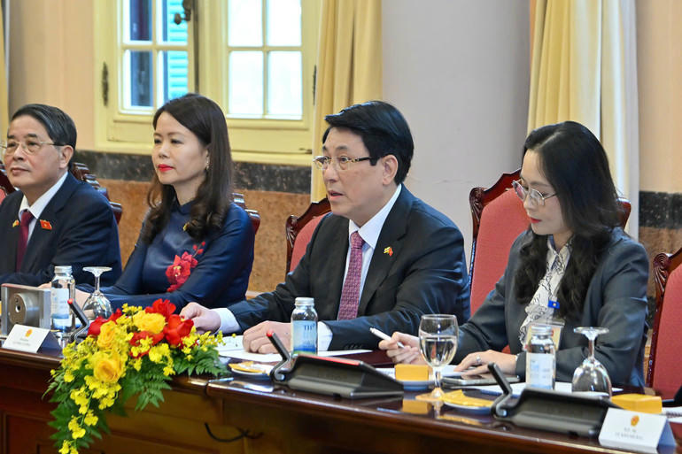 Chủ tịch nước Lương Cường ph&aacute;t biểu tại hội đ&agrave;m. Ảnh: nhandan.vn