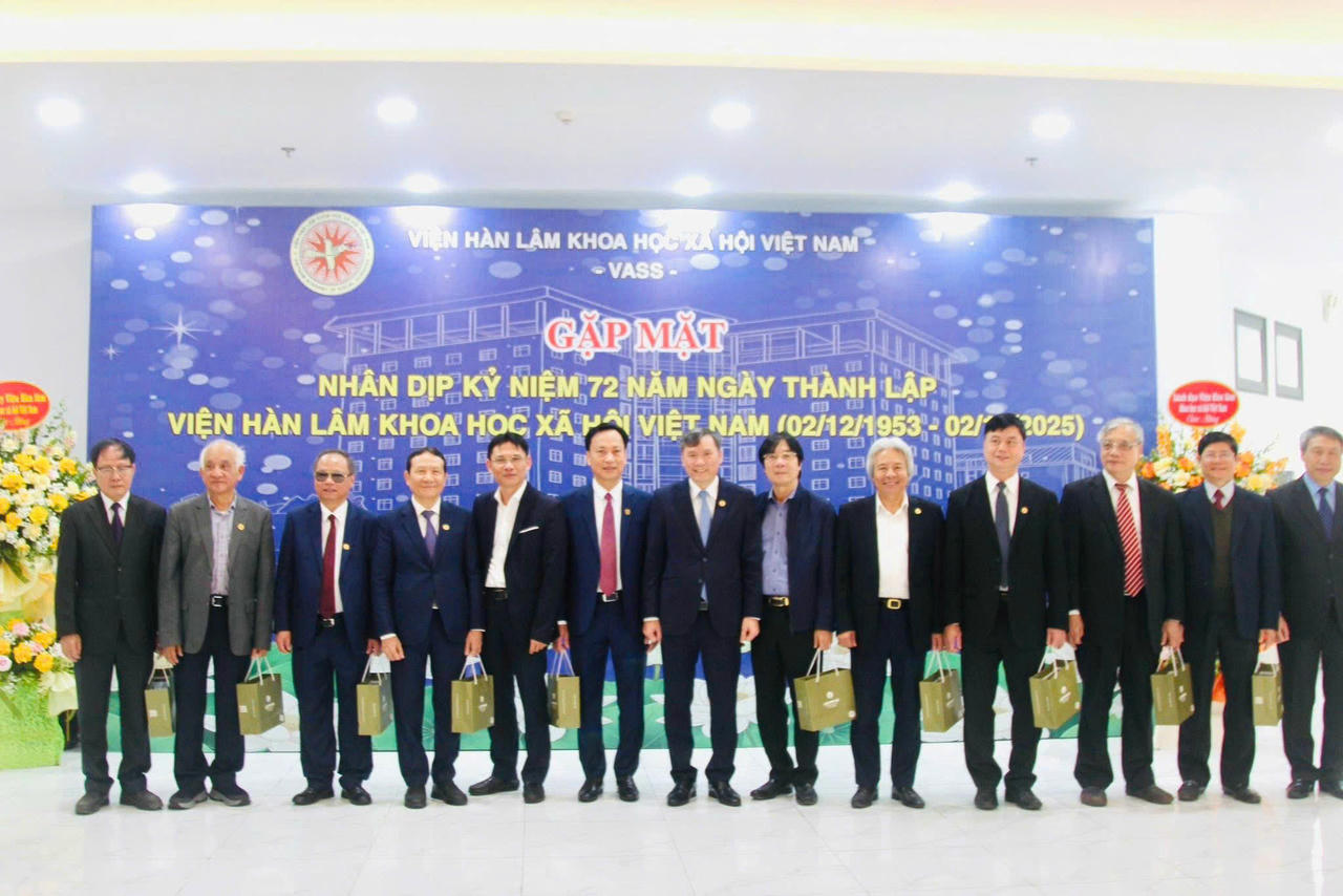 Gặp mặt nh&acirc;n dịp kỷ niệm 72 năm ng&agrave;y th&agrave;nh lập Viện H&agrave;n l&acirc;m Khoa học x&atilde; hội Việt Nam