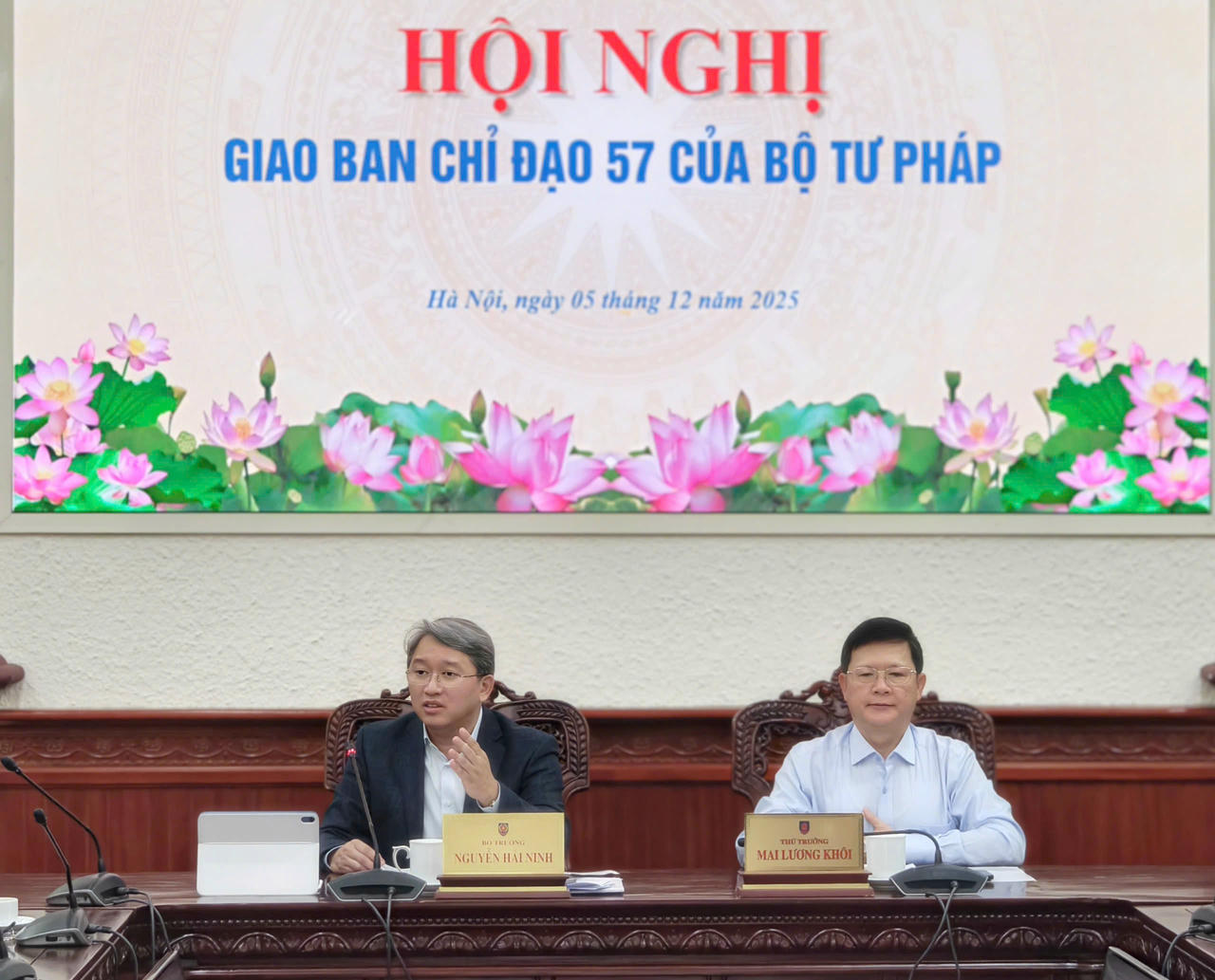 Bộ trưởng Bộ Tư ph&aacute;p Nguyễn Hải Ninh ph&aacute;t biểu chỉ đạo tại Hội nghị