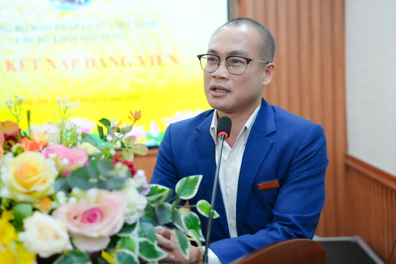 Uỷ vi&ecirc;n Ban Chấp h&agrave;nh Đảng bộ, Ph&oacute; Tổng Bi&ecirc;n tập B&aacute;o Ph&aacute;p luật Việt Nam Trần Ngọc H&agrave; ph&aacute;t biểu chỉ đạo tại buổi lễ.