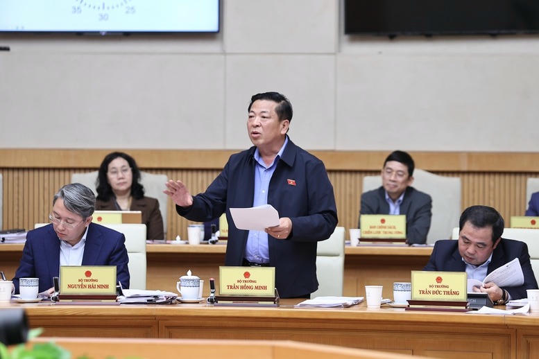 Bộ trưởng Bộ X&acirc;y dựng Trần Hồng Minh b&aacute;o c&aacute;o - Ảnh: VGP/Nhật Bắc