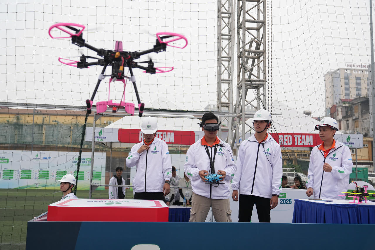 Trường Đại học T&ocirc;n Đức Thắng v&ocirc; địch cuộc thi s&aacute;ng tạo UAV