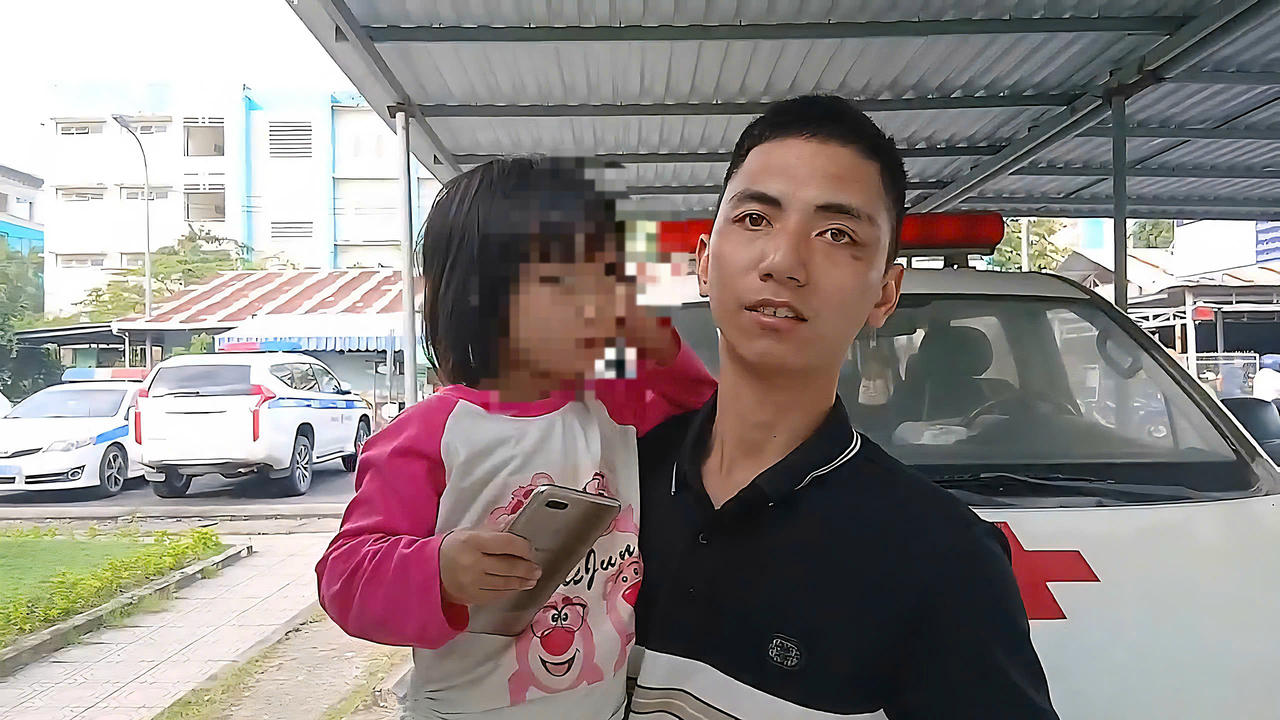 Anh Vũ Văn Ninh may mắn chỉ bị thương nhẹ.