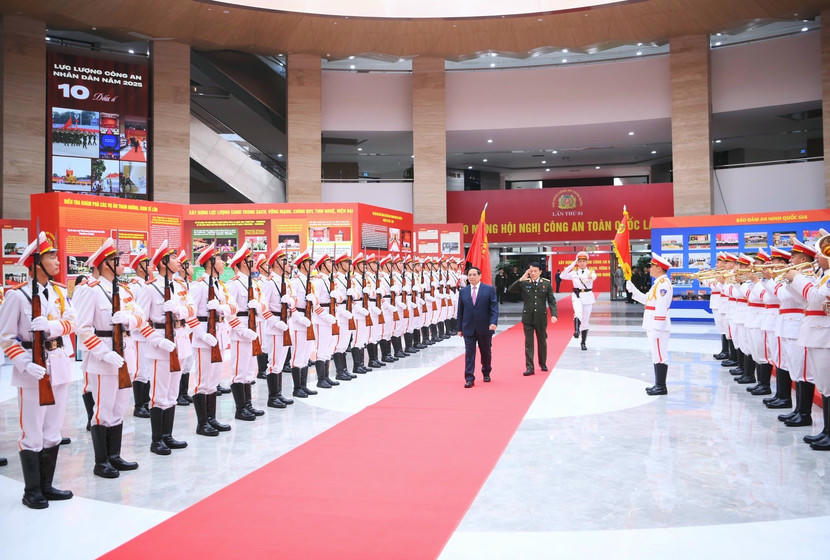 Thủ tướng Ch&iacute;nh phủ Phạm Minh Ch&iacute;nh dự v&agrave; ph&aacute;t biểu tại Hội nghị C&ocirc;ng an to&agrave;n quốc lần thứ 81.