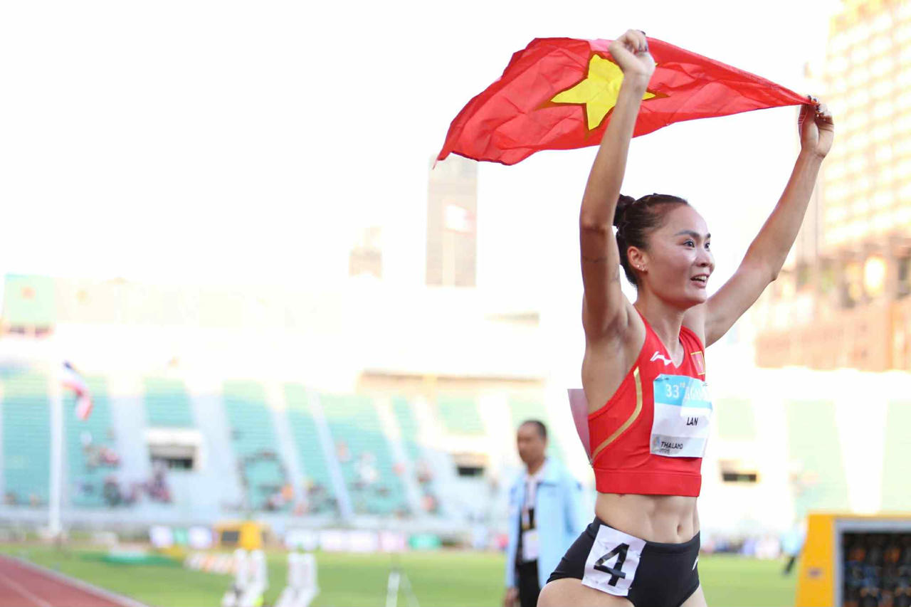 Qu&aacute;ch Thị Lan thi đấu xuất sắc gi&agrave;nh HCV c&aacute; nh&acirc;n đầu ti&ecirc;n tại SEA Games 33. (Ảnh: Linh Đ&ocirc;ng)