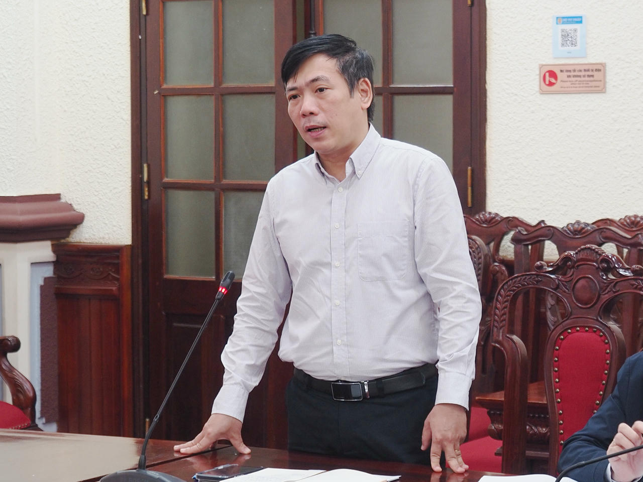 &Ocirc;ng Ho&agrave;ng Xu&acirc;n Ch&acirc;u, Ph&oacute; Hiệu trưởng Trường Đại học Luật H&agrave; Nội, Hiệu trưởng Trường Cao đẳng Luật miền Bắc ph&aacute;t biểu tại Hội nghị.