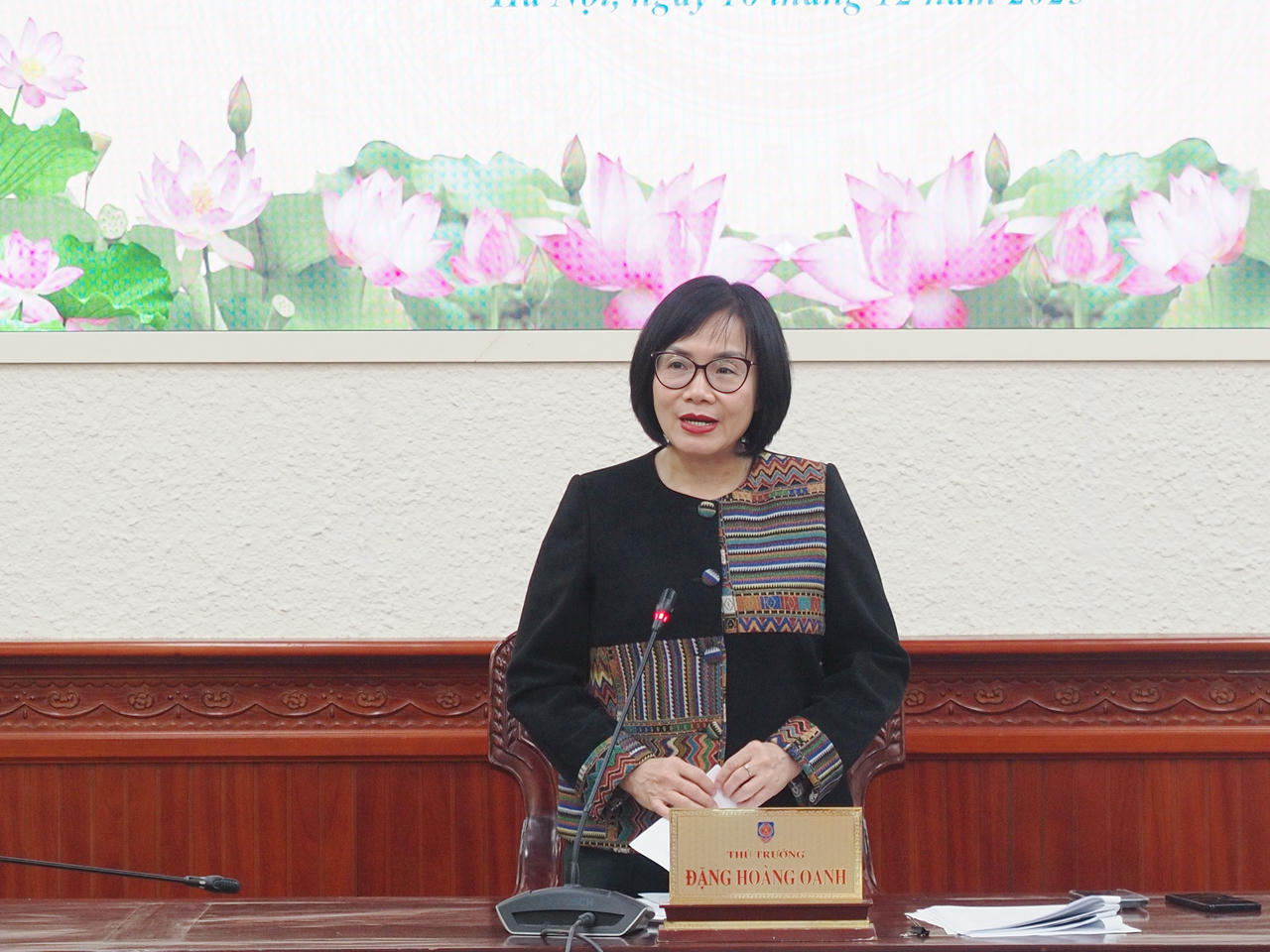 Thứ trưởng Đặng Ho&agrave;ng Oanh ph&aacute;t biểu kết luận Hội nghị.