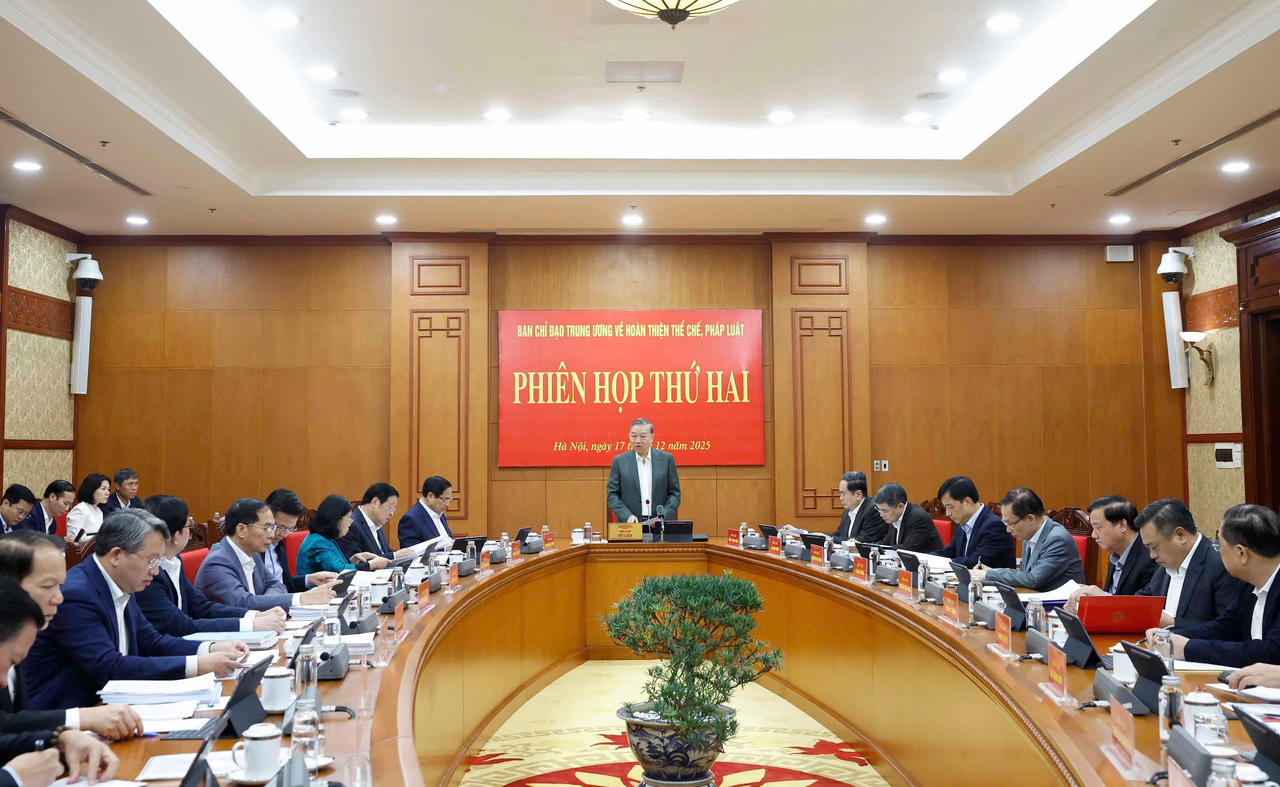 Tổng B&iacute; thư chủ tr&igrave; Phi&ecirc;n họp thứ 2.