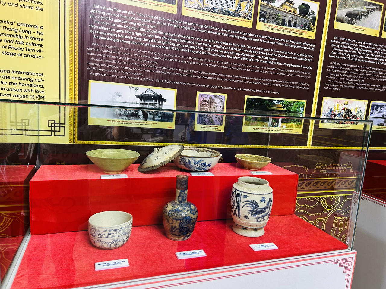 Kh&ocirc;ng gian trưng b&agrave;y được x&acirc;y dựng như một h&agrave;nh tr&igrave;nh văn h&oacute;a.