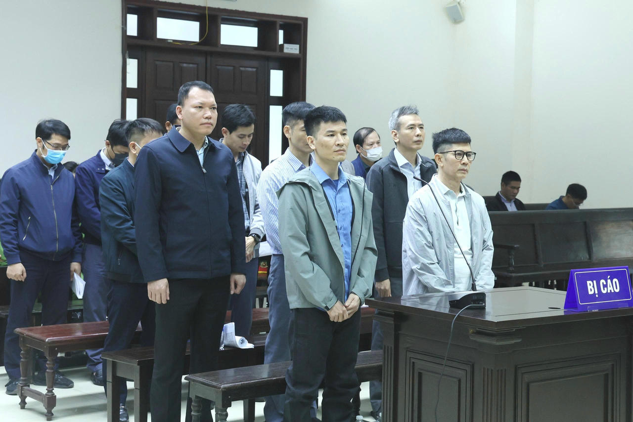 C&aacute;c bị c&aacute;o tại t&ograve;a.