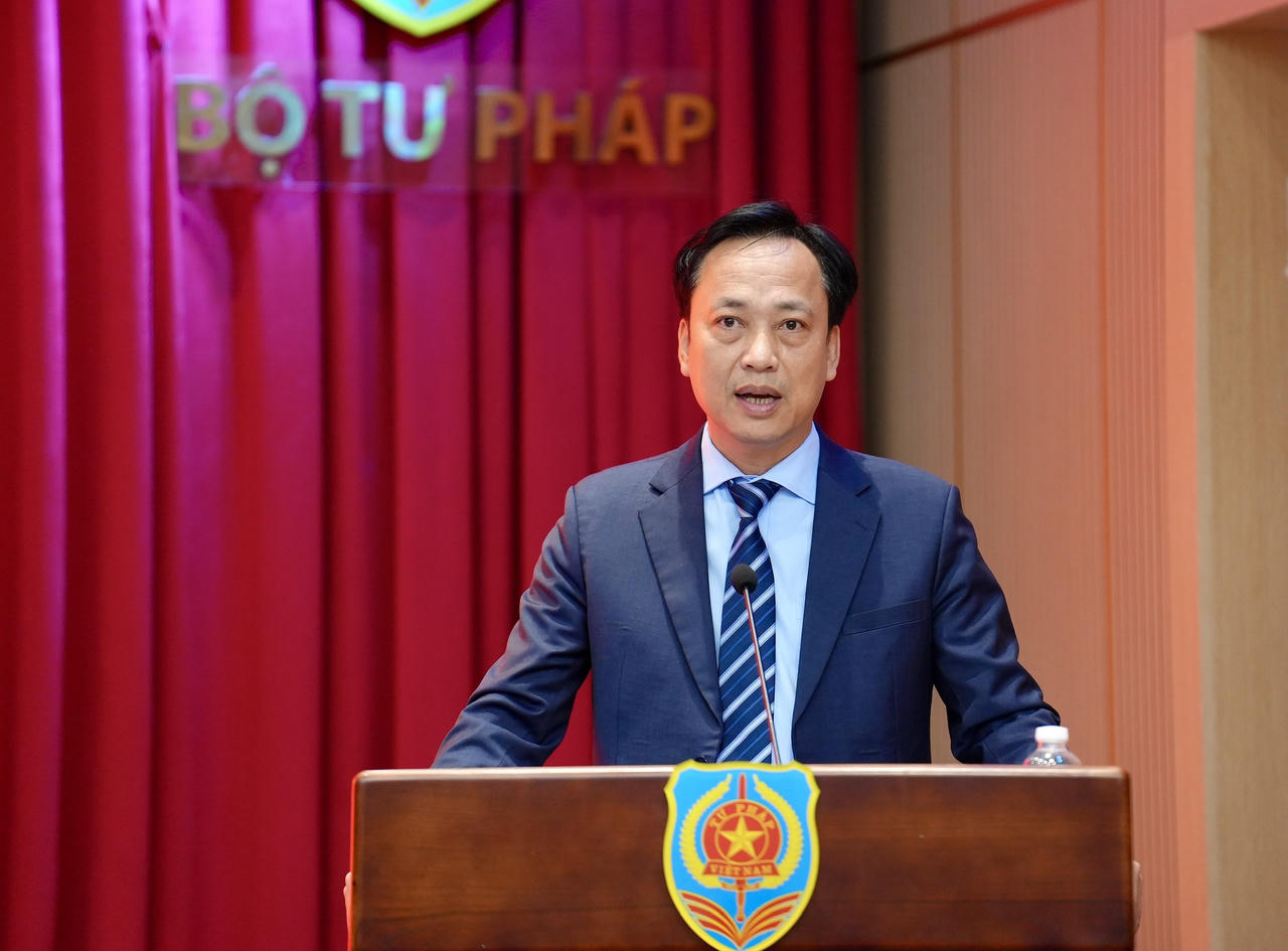 Đồng ch&iacute; Lại Xu&acirc;n L&acirc;m, Ph&oacute; B&iacute; thư Đảng uỷ Ch&iacute;nh phủ ph&aacute;t biểu chỉ đạo Hội nghị.