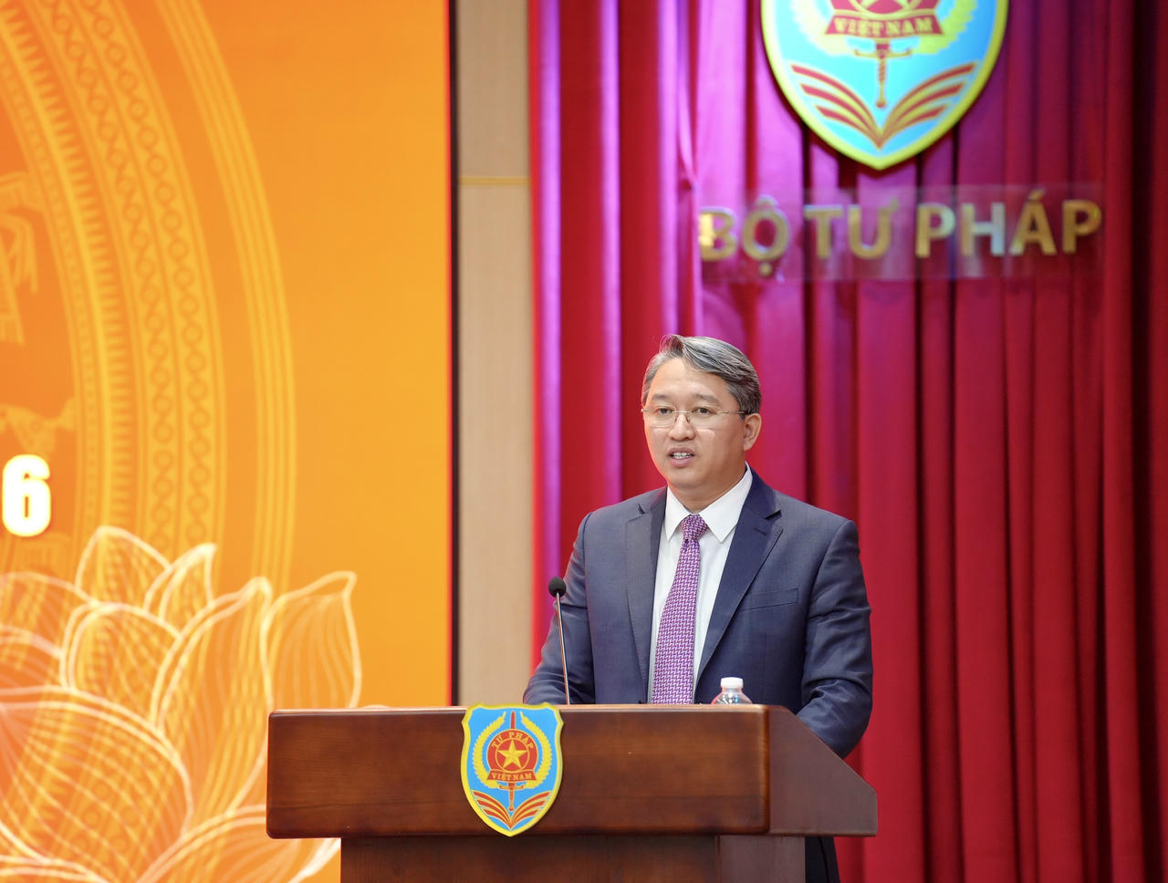 Bộ trưởng Nguyễn Hải Ninh ph&aacute;t biểu tại Hội nghị.