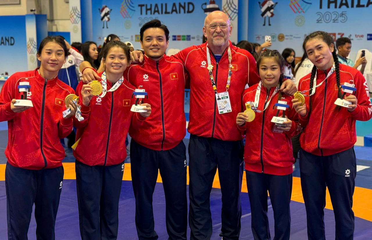 Một ng&agrave;y thi đấu th&agrave;nh c&ocirc;ng của Đội tuyển Vật Việt Nam. (Ảnh: Đại Nam)