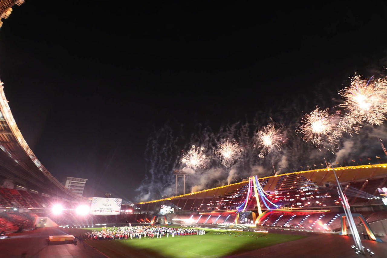 M&agrave;n ph&aacute;o hoa rực rỡ chia tay SEA Games 33. (Ảnh: Qu&yacute; Lượng)