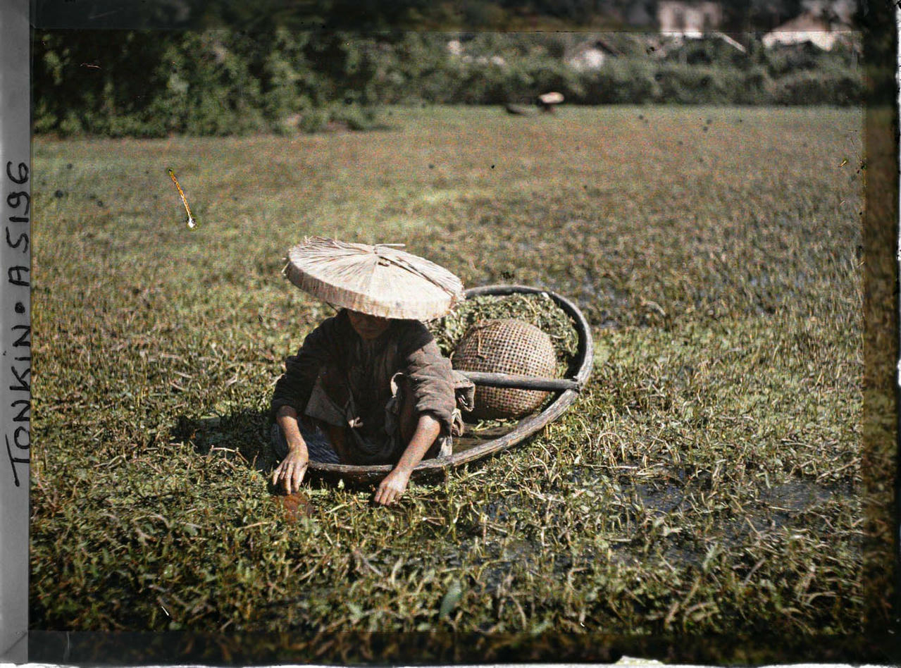 Phụ nữ ng&agrave;y xưa v&agrave; chuyện sinh nở