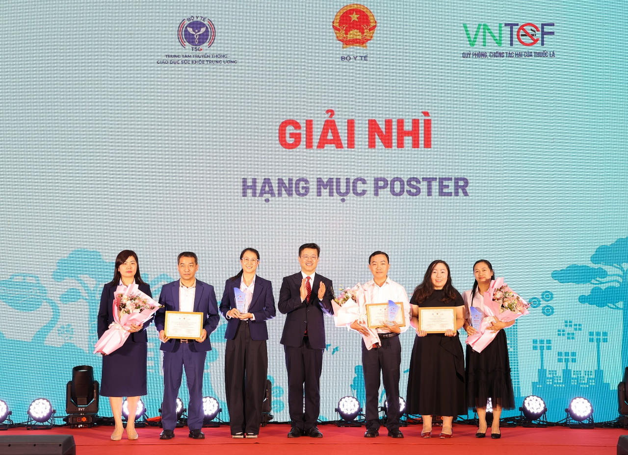 Trao giải cuộc thi S&aacute;ng t&aacute;c sản phẩm truyền th&ocirc;ng về m&ocirc;i trường kh&ocirc;ng kh&oacute;i thuốc l&aacute;