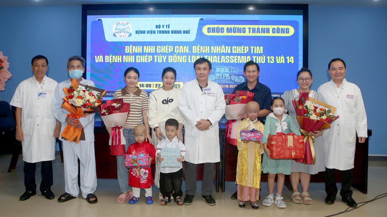 Bệnh viện Trung ương Huế tổ chức lễ ra viện cho 2 bệnh nhi gh&eacute;p tủy đồng loại điều trị Thalassemia, 1 bệnh nhi gh&eacute;p gan v&agrave; 1 bệnh nh&acirc;n gh&eacute;p tim&amp;amp;nbsp; &amp;amp;nbsp;