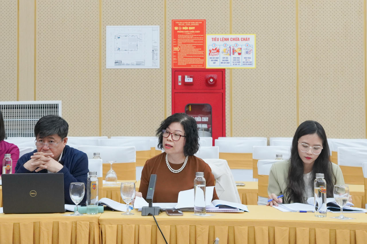 B&agrave; Nghi&ecirc;m Xu&acirc;n Hạnh, đại diện Cục B&agrave; mẹ v&agrave; Trẻ em, Bộ Y tế ph&aacute;t biểu tại Hội nghị.