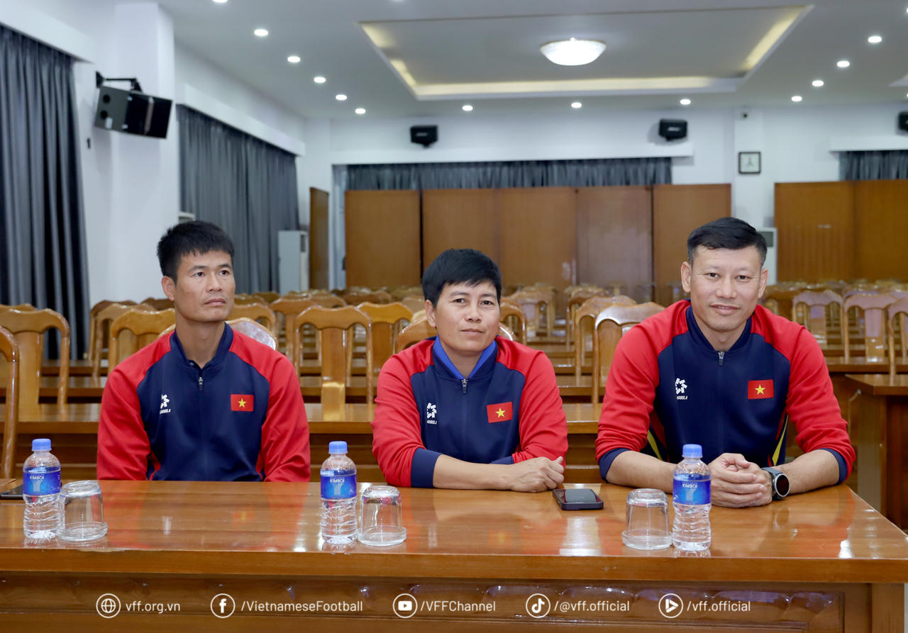 HLV Thạch Bảo Khanh đ&atilde; ho&agrave;n th&agrave;nh kho&aacute; học HLV cấp cao của AFC (Ảnh VFF)