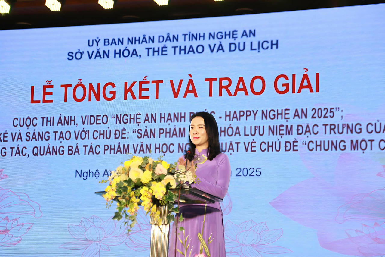 Gi&aacute;m đốc Sở VHTTDL Nghệ An Trần Thị Mỹ Hạnh ph&aacute;t biểu tại buổi lễ. Ảnh: Vũ Đồng