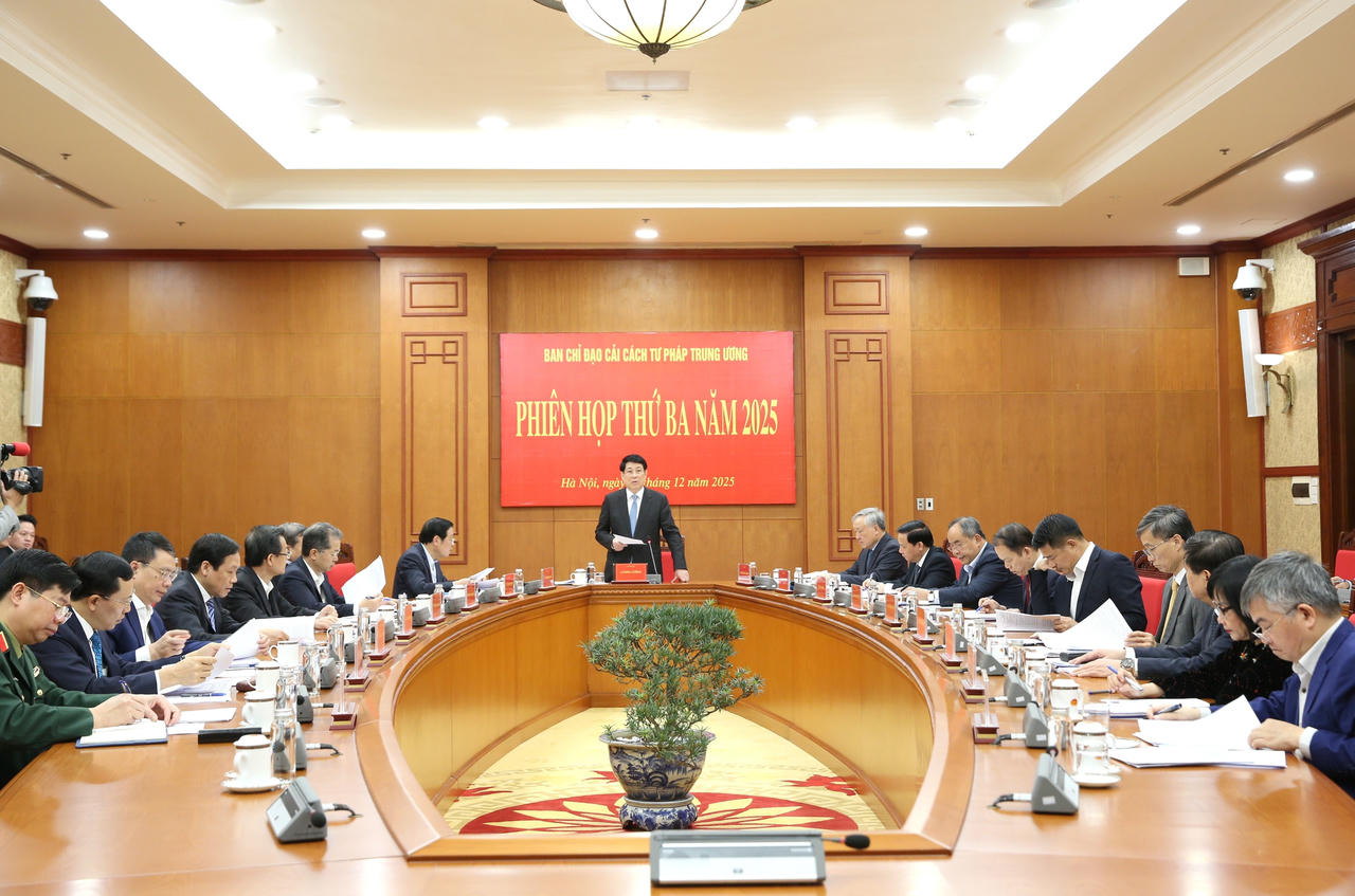 Ban Chỉ đạo Cải c&aacute;ch tư ph&aacute;p Trung ương tổ chức Phi&ecirc;n họp thứ ba năm 2025 dưới sự chủ tr&igrave; của Chủ tịch nước Lương Cường, Trưởng Ban Chỉ đạo. Ảnh: VGP