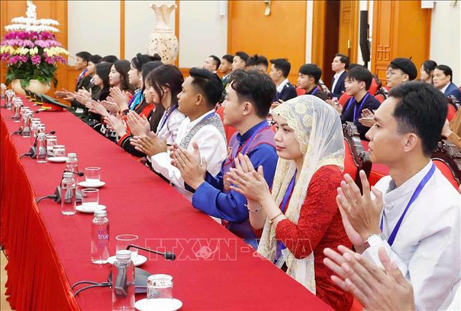 Học sinh, sinh vi&ecirc;n, thanh ni&ecirc;n d&acirc;n tộc thiểu số xuất sắc, ti&ecirc;u biểu tại buổi gặp mặt. Ảnh: Thống Nhất/TTXVN