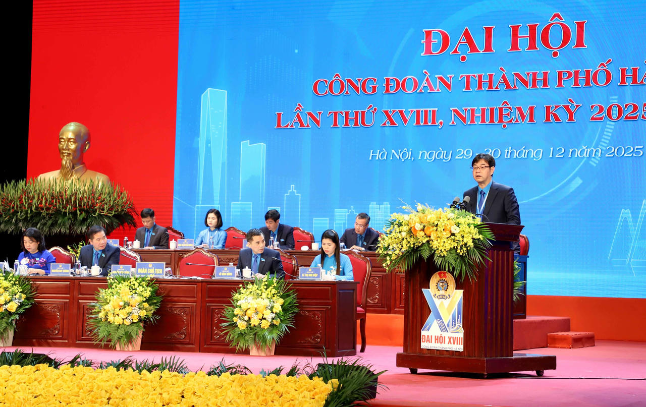 Đồng ch&iacute; Nguyễn Văn Thắng - Ủy vi&ecirc;n Đo&agrave;n Chủ tịch Tổng LĐLĐ Việt Nam, Th&agrave;nh ủy vi&ecirc;n, Ph&oacute; Chủ tịch Ủy ban Mặt trận Tổ quốc Việt Nam th&agrave;nh phố, Chủ tịch LĐLĐ th&agrave;nh phố H&agrave; Nội kh&oacute;a XVII th&ocirc;ng qua Đề &aacute;n nh&acirc;n sự Ban Chấp h&agrave;nh LĐLĐ th&agrave;nh phố kh&oacute;a XVIII, nhiệm kỳ 2025 - 2030