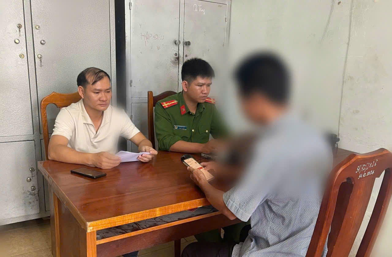 C&ocirc;ng an Quảng Trị xử l&yacute; nghi&ecirc;m việc chia sẻ th&ocirc;ng tin sai sự thật, xuy&ecirc;n tạc tr&ecirc;n kh&ocirc;ng gian mạng..