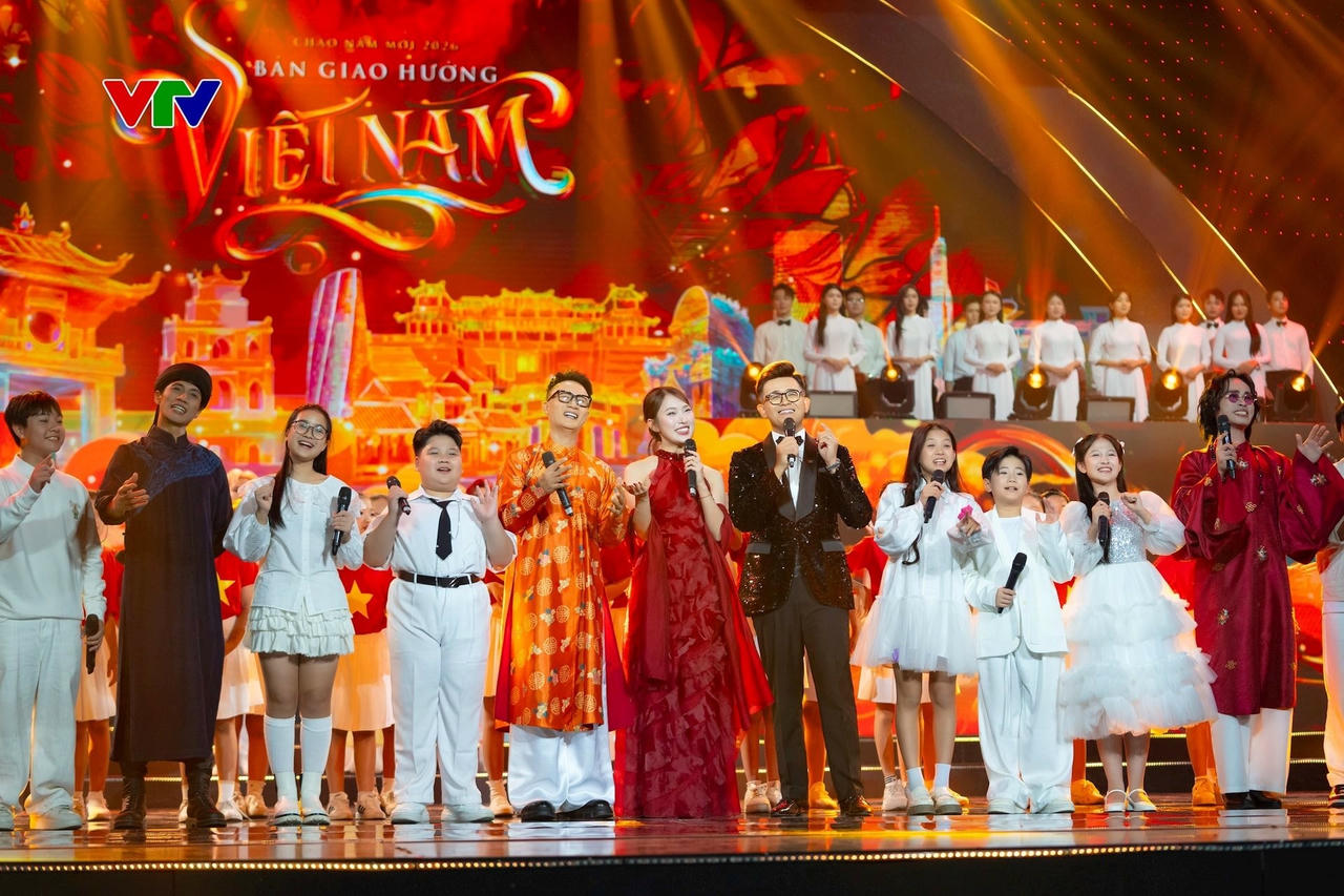 4 ph&acirc;̀n trong chương trình mang t&ecirc;n: Khát vọng sáng tạo, Văn hoá lan toả, An sinh-Tình người và Con người Vi&ecirc;̣t toả sáng (ảnh VTV).