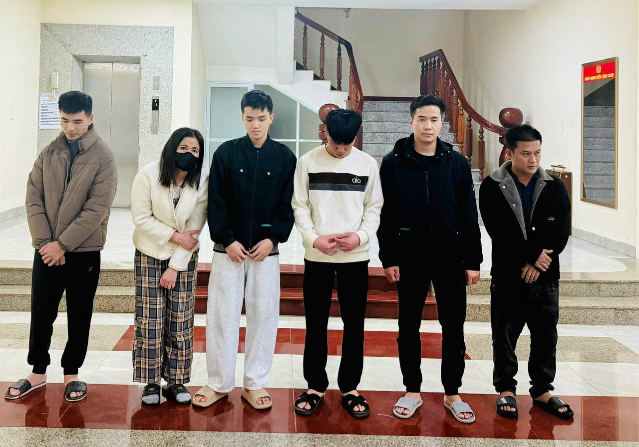 C&aacute;c đối tượng tại cơ quan C&ocirc;ng an.