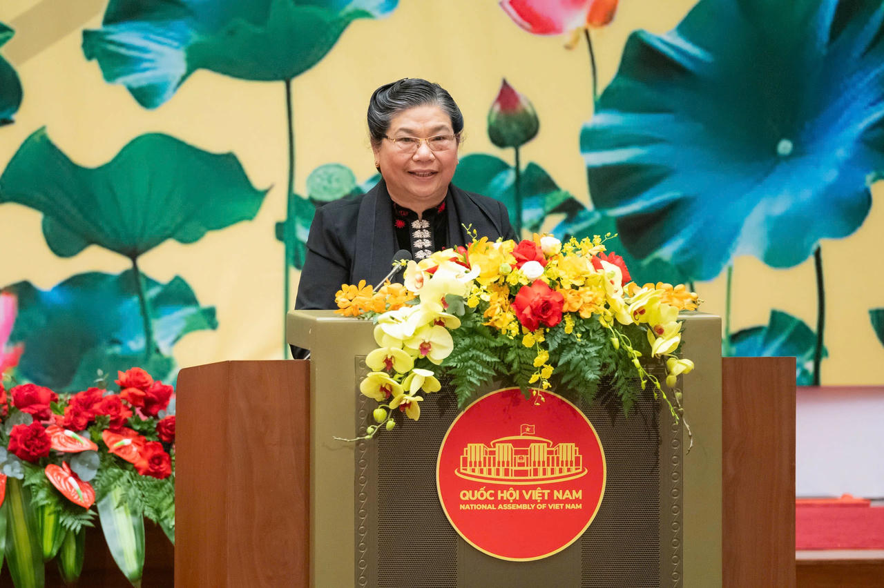 Nguy&ecirc;n Ph&oacute; Chủ tịch Thường trực Quốc hội T&ograve;ng Thị Ph&oacute;ng.