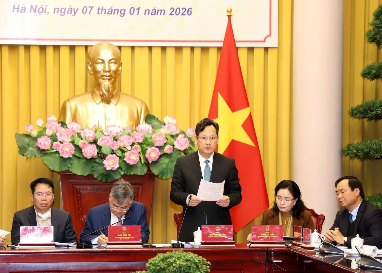 Ph&oacute; Ch&aacute;nh &aacute;n T&ograve;a &aacute;n nh&acirc;n d&acirc;n tối cao Nguyễn Văn Tiến giới thiệu những điểm mới quan trọng trong c&aacute;c đạo luật do TANDTC chủ tr&igrave; x&acirc;y dựng