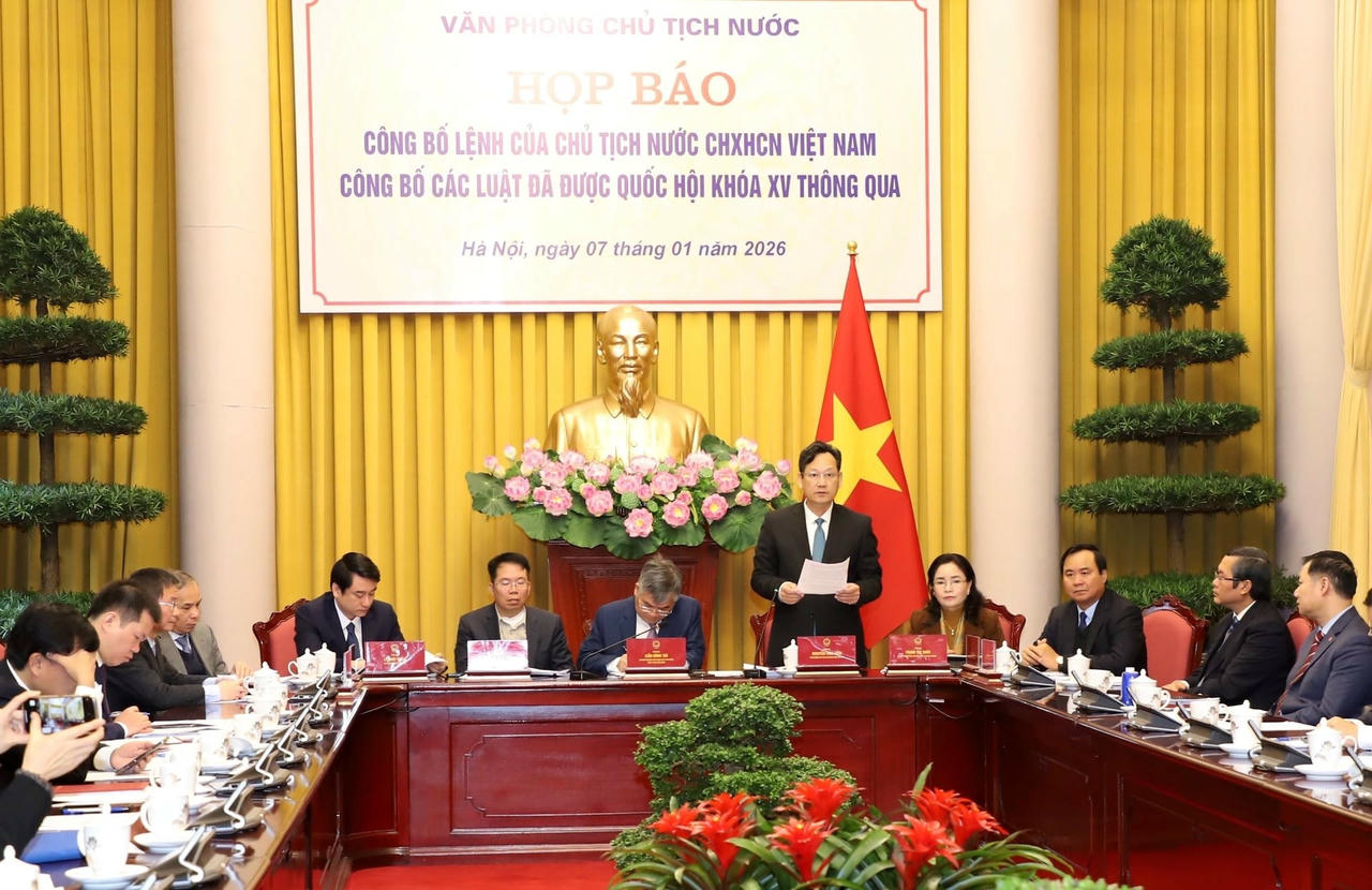 Quang cảnh buổi họp b&aacute;o