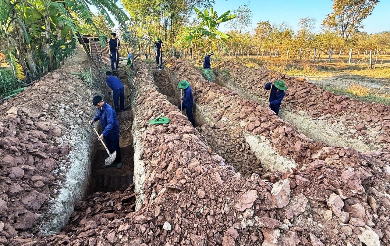 Đội K53 đ&atilde; tổ chức lực lượng t&igrave;m kiếm, quy tập h&agrave;i cốt liệt sĩ.