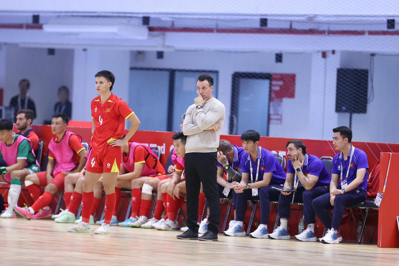 HLV Diego Giustozzi đặt quyết t&acirc;m cao sau kỳ SEA Games chưa th&agrave;nh c&ocirc;ng của futsal nam Việt Nam (Ảnh VFF)