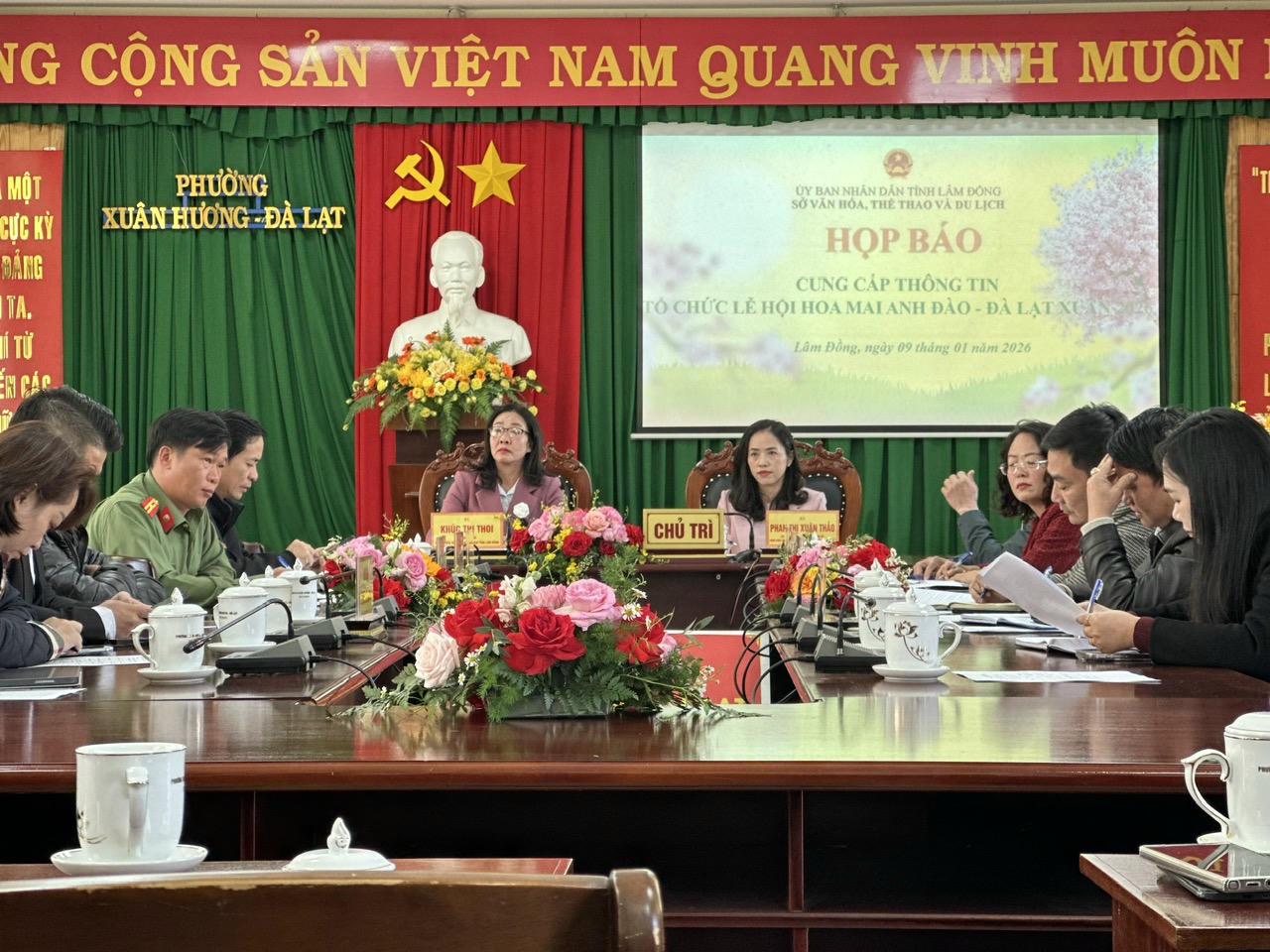 L&atilde;nh đạo&amp;amp;nbsp;Sở Văn h&oacute;a, Thể thao v&agrave; Du lịch tỉnh L&acirc;m Đồng, UBND phường Xu&acirc;n Hương - Đ&agrave; Lạt chủ tr&igrave; họp b&aacute;o.