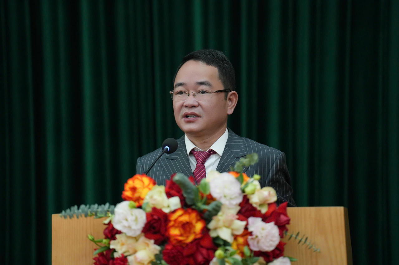 Tổng Bi&ecirc;n tập Vũ Ho&agrave;i Nam tiếp thu c&aacute;c &yacute; kiến chỉ đạo của Ph&oacute; B&iacute; thư chuy&ecirc;n tr&aacute;ch Đảng ủy Bộ. (Ảnh: P.Mai)