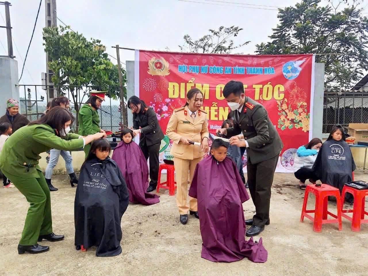 Phát động ‘ngày nhân ái’ trong toàn lực lượng Phụ nữ Công an nhân dân