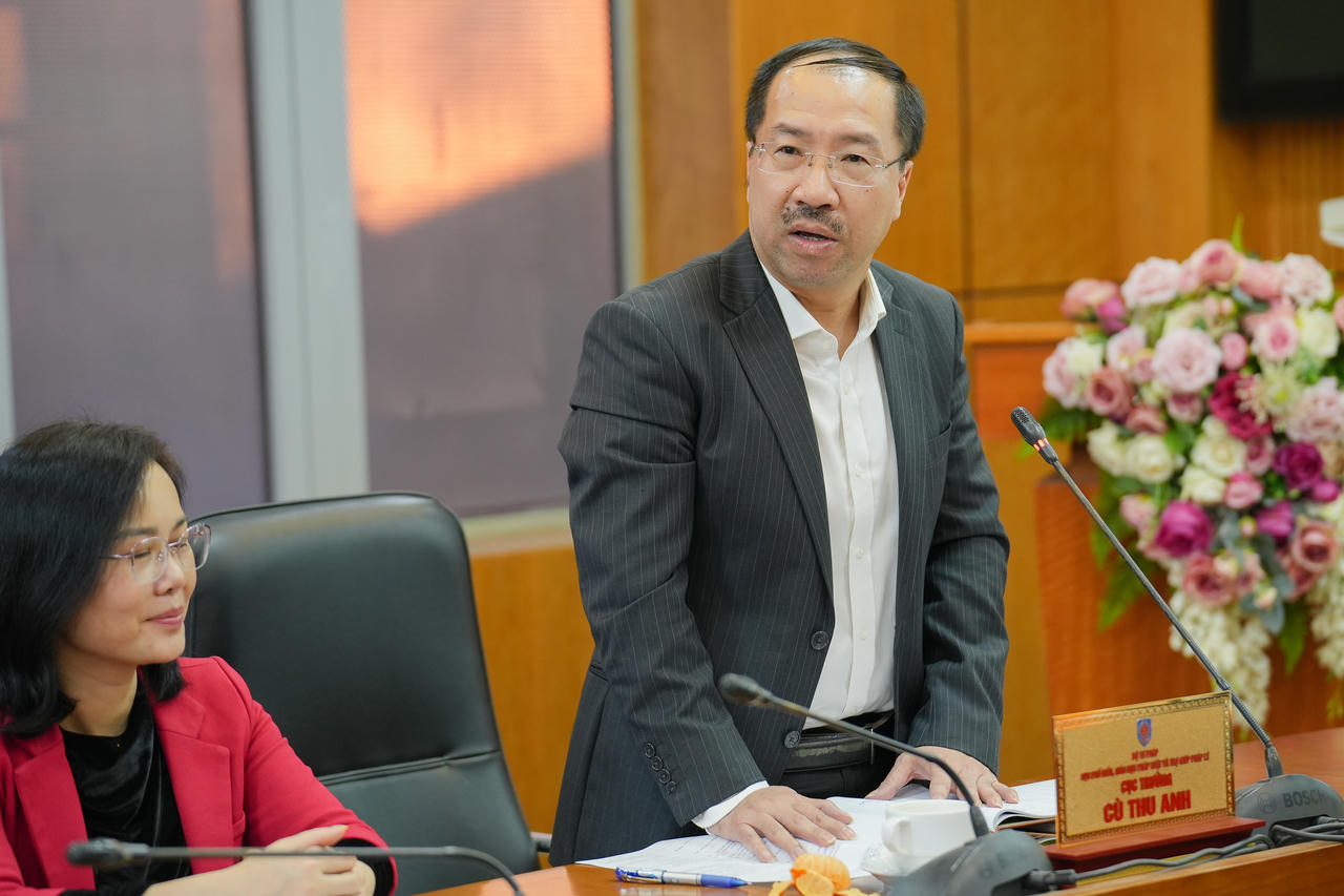 Bàn giao công tác giữa hai đơn vị thuộc Bộ Tư pháp