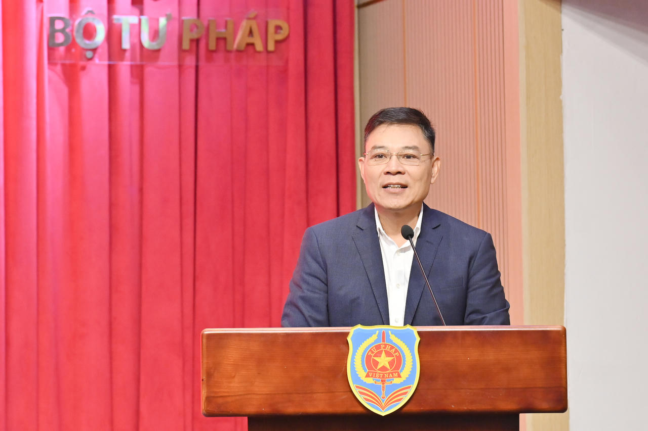 Trao Quyết định tuyển dụng công chức của Bộ Tư pháp năm 2025