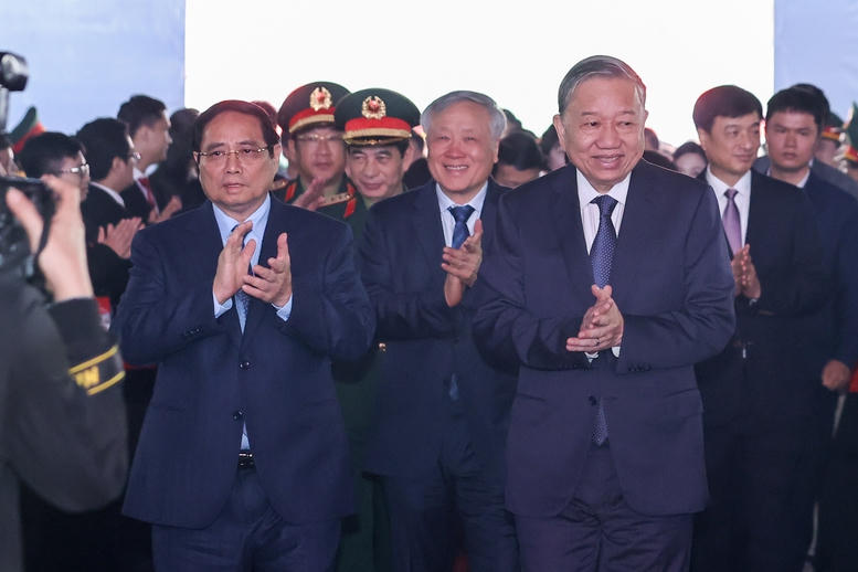 Thủ tướng: Nh&agrave; m&aacute;y chế tạo chip b&aacute;n dẫn c&ocirc;ng nghệ cao l&agrave; mắt x&iacute;ch then chốt m&agrave; Việt Nam c&ograve;n thiếu- Ảnh 3.