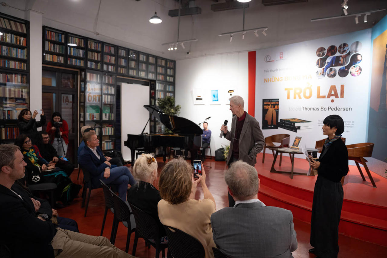 Nhà ngoại giao Đan Mạch Thomas Bo Pedesen: Viết về chiến tranh để trân trọng hòa bình