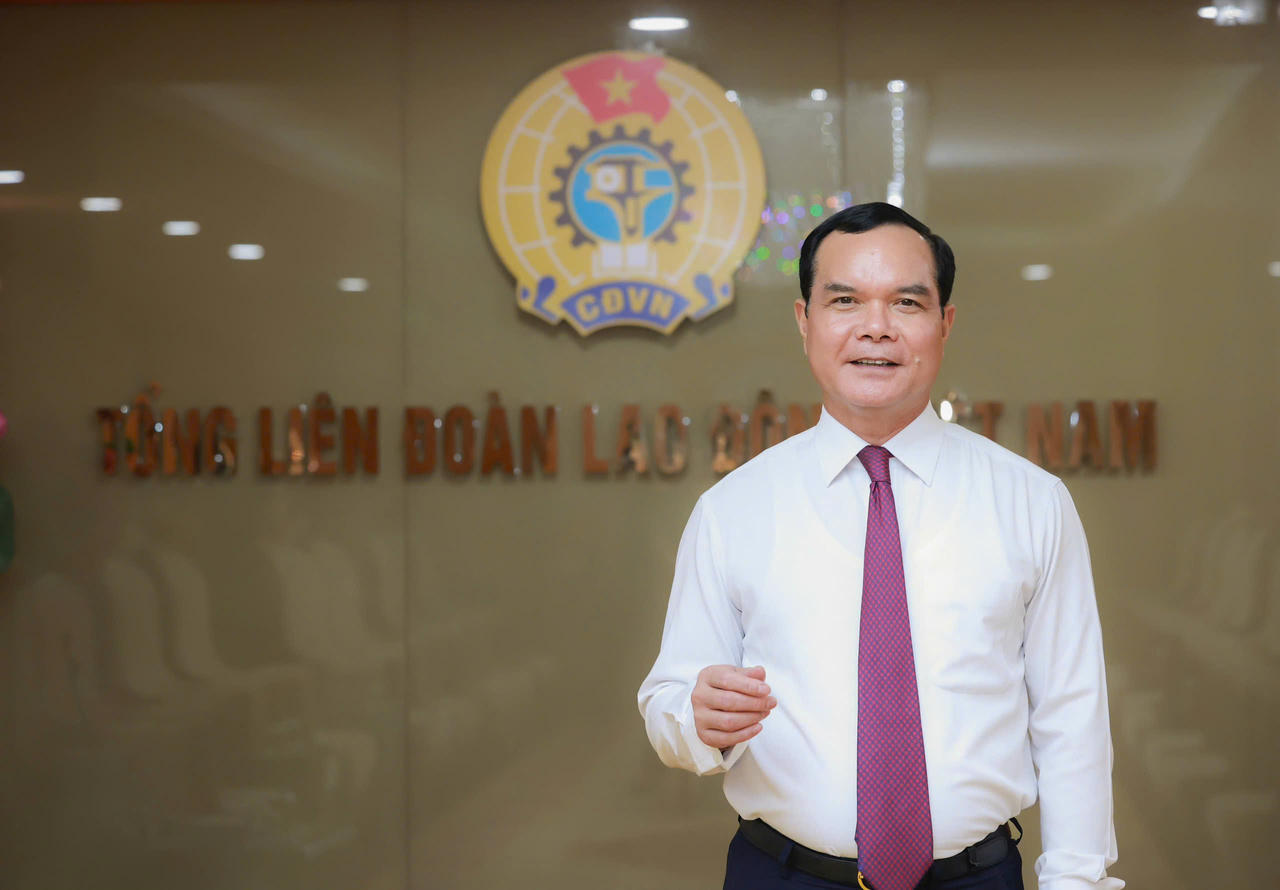 ‘Xây dựng giai cấp công nhân Việt Nam hiện đại, lớn mạnh trong kỷ nguyên phát triển mới của dân tộc’