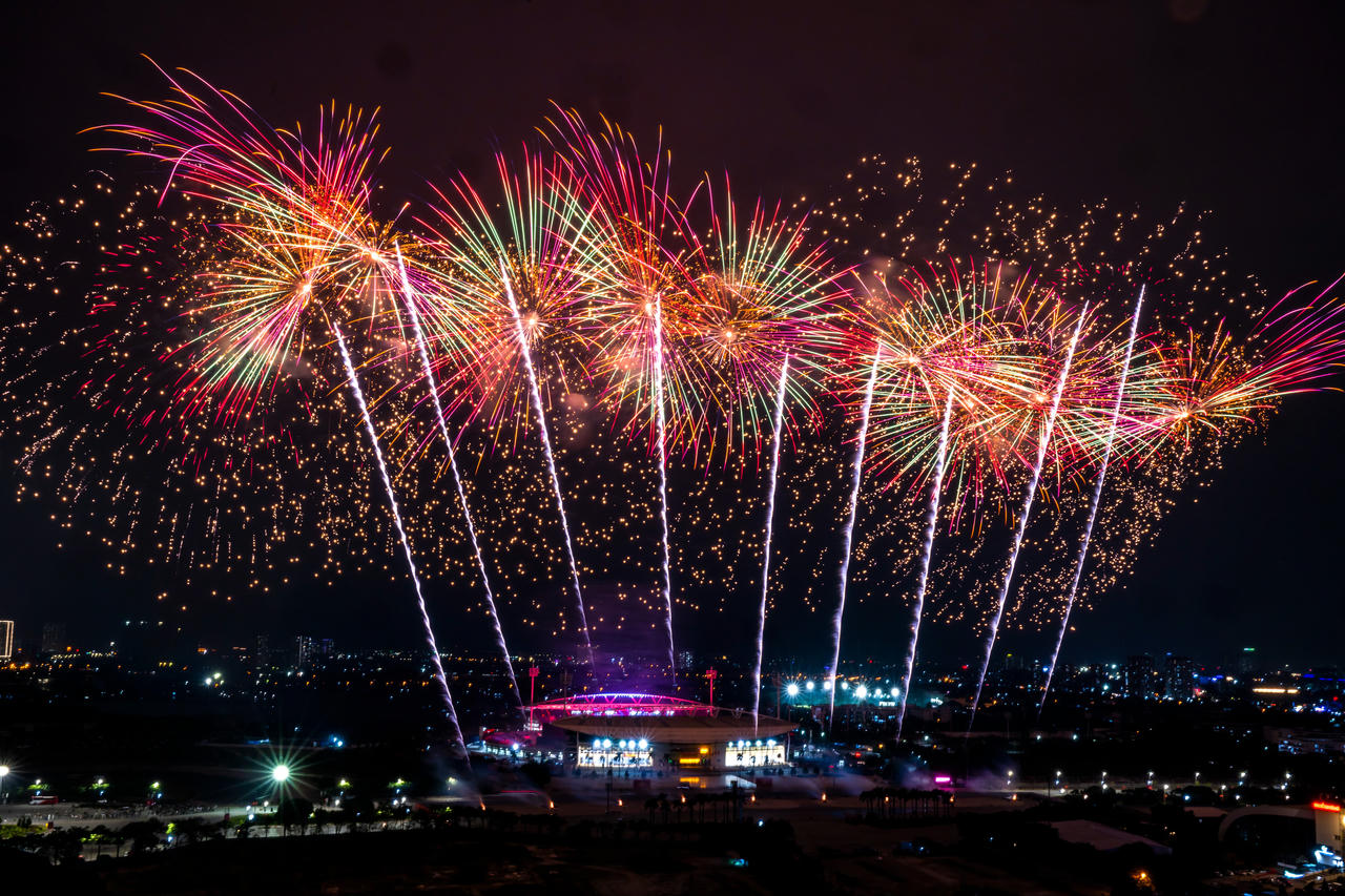 Những khoảnh khắc mãn nhãn đêm tổng duyệt pháo hoa nghệ thuật trên sân vận động Mỹ Đình