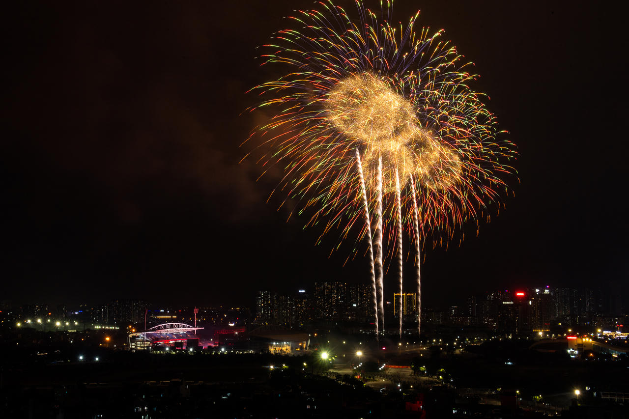 Những khoảnh khắc mãn nhãn đêm tổng duyệt pháo hoa nghệ thuật trên sân vận động Mỹ Đình