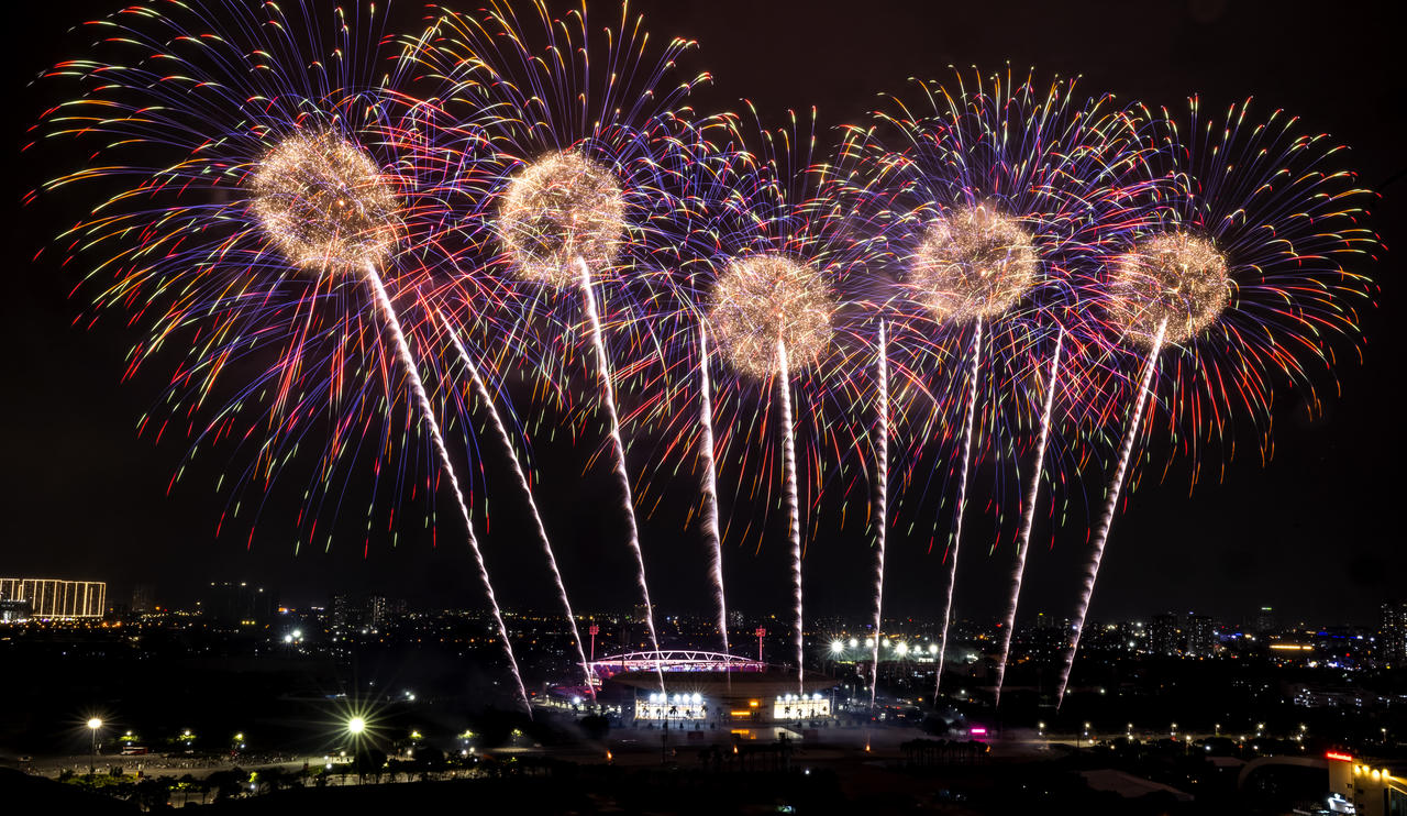 Những khoảnh khắc mãn nhãn đêm tổng duyệt pháo hoa nghệ thuật trên sân vận động Mỹ Đình