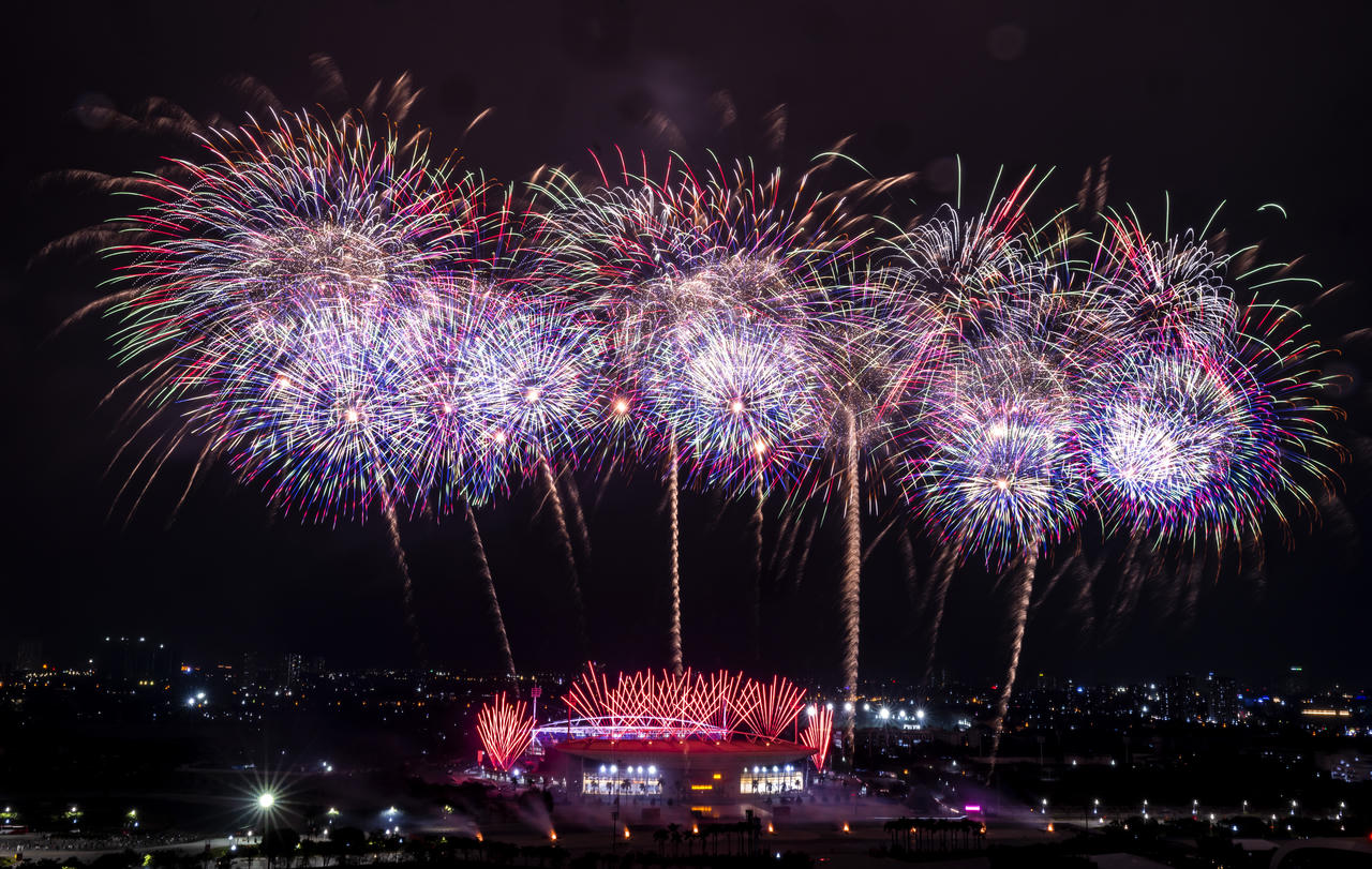 Những khoảnh khắc mãn nhãn đêm tổng duyệt pháo hoa nghệ thuật trên sân vận động Mỹ Đình