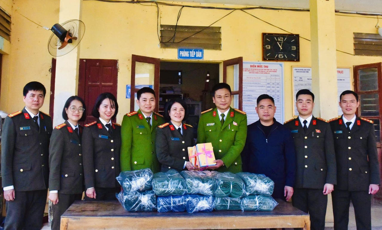 Mang hơi ấm nghĩa tình về cơ sở