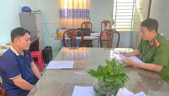 Khởi tố, bắt tạm giam đối tượng dùng dao đâm vợ hờ và chị ruột