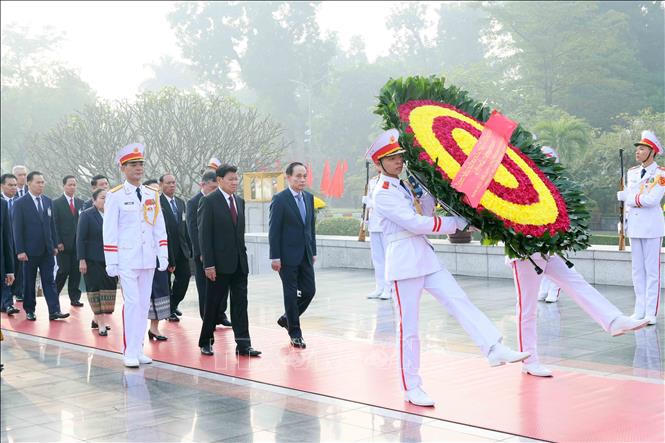 Ch&uacute; th&iacute;ch ảnh